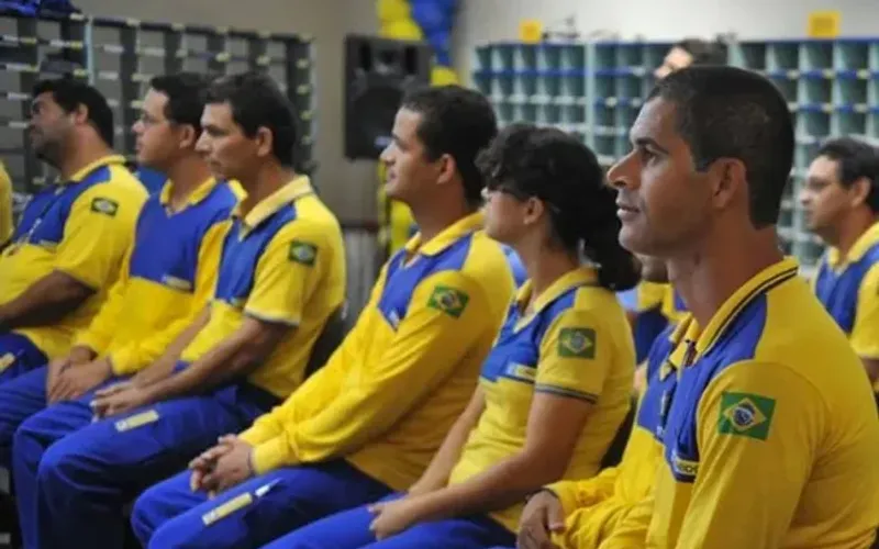 Os interessados agora t&ecirc;m at&eacute; o dia 22 de abril de 2026 para se inscrever no programa, que busca ampliar o acesso de jovens &agrave; primeira experi&ecirc;ncia profissional/Foto: Divulga&ccedil;&atilde;o/Correios