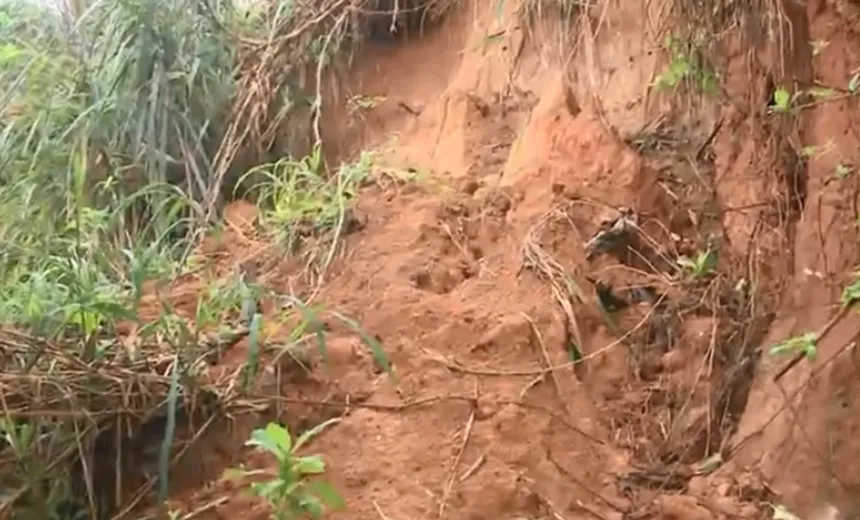 Encosta volta a ceder e moradores de Castelo Branco temem tragédia; assista