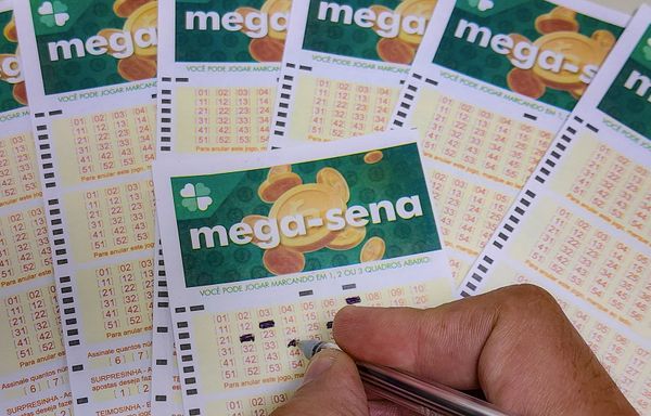 As apostas podem ser feitas em lotéricas credenciadas de todo o país ou pela internet. | Foto: Agência Brasil