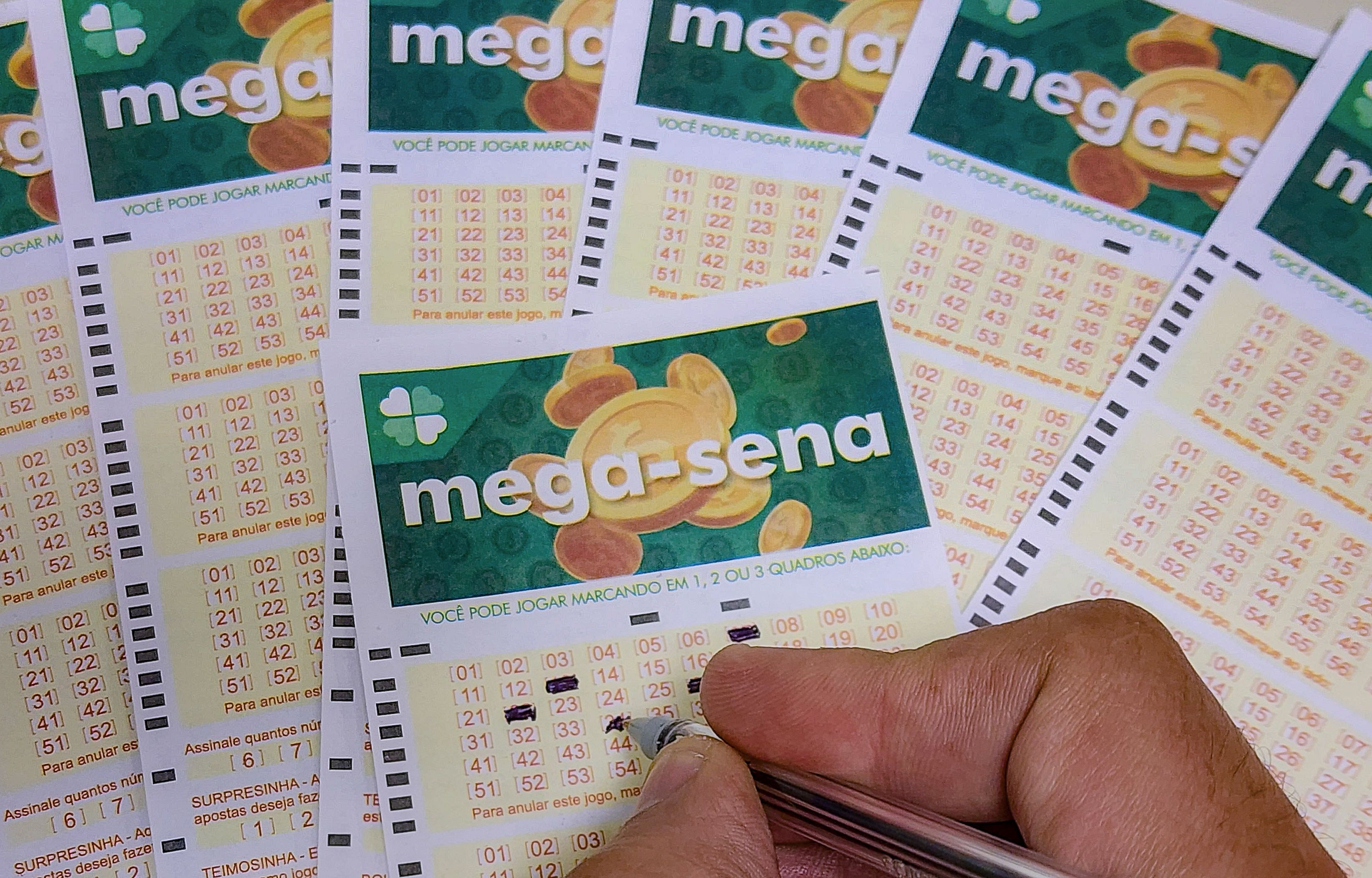 Nenhum apostador acertou as seis dezenas do concurso da Mega-Sena realizado neste sábado (2). | Foto: Rafa Neddermeyer/Agência Brasil/ARQUIVO