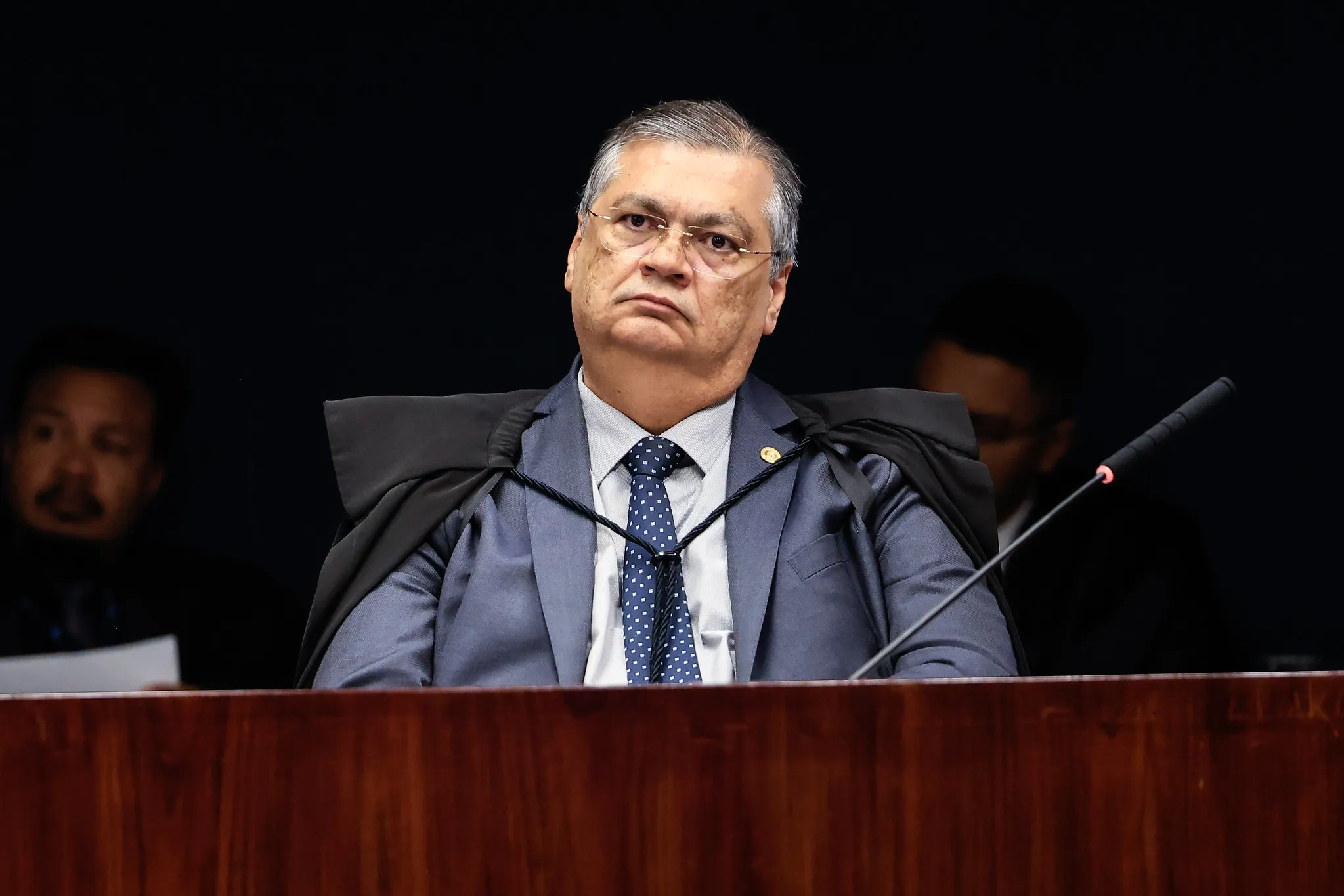 Dino suspende quebra de sigilo de investigados no caso INSS, incluindo Lulinha