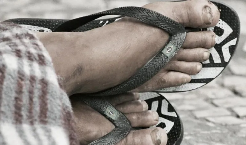 OS INVISÍVEIS: O frio. A fome. O medo. A droga. O drama dos moradores de rua em Salvador