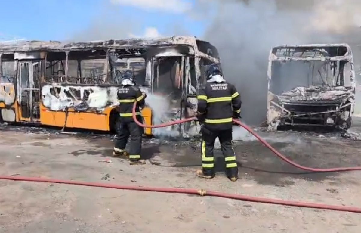 Inc&ecirc;ndio garagem de &ocirc;nibus. Foto: Reprodu&ccedil;&atilde;o | V&iacute;deo