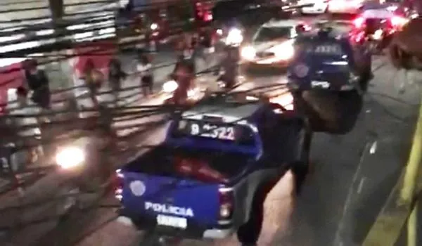 PM invade "paredão" no Arenoso e vídeos registram correria dos quase três mil participantes 