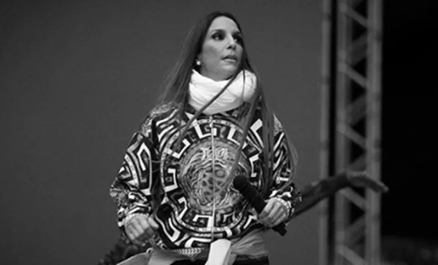 Ivete fala sobre estado de saúde do irmão e lamenta morte de Fernanda Young