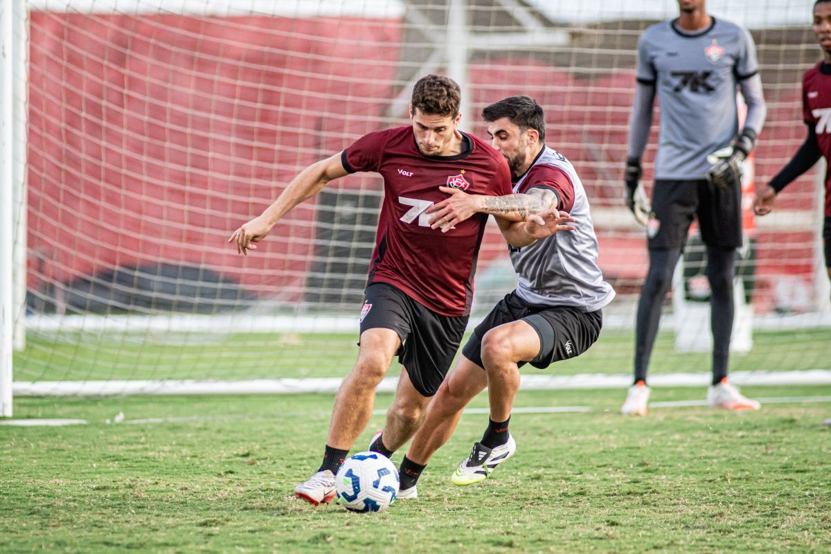 Com Renato Kayzer, o Vitória finalizou a preparação para o jogo contra o Ceará, nesta quinta. Foto: Victor Ferreira/EC Vitória