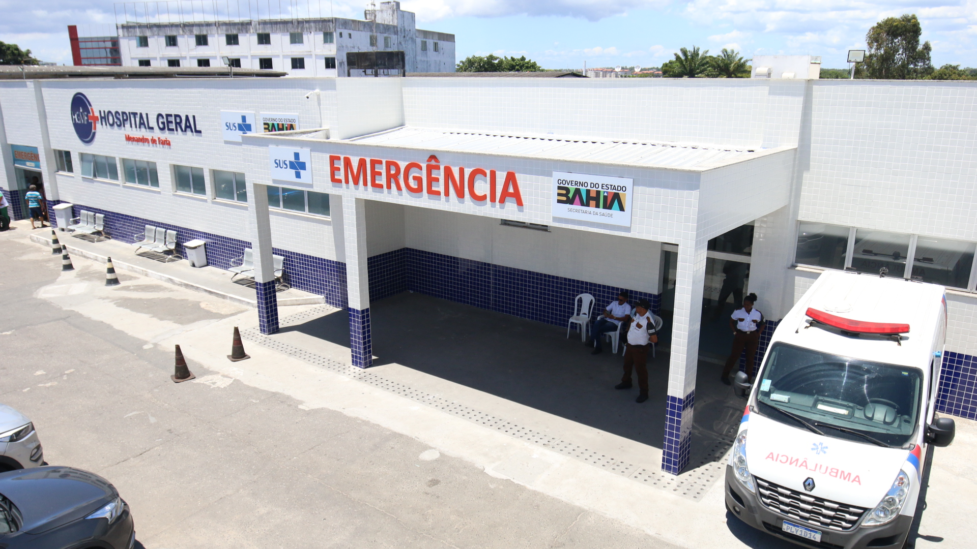 Crian&ccedil;a e suspeito foram levados para o Hospital Menandro de Faria | Foto: Sesab