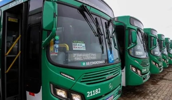 Retorno de 100% da frota de ônibus é inviável, diz Neto; "passagem seria R$ 5"