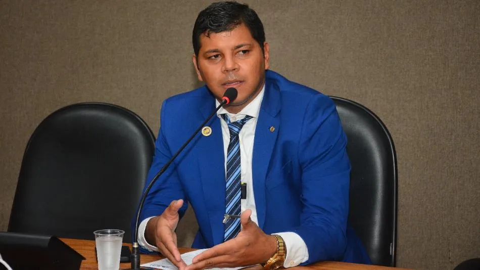 Deputado Diego Castro é internado com quadro de embolia pulmonar