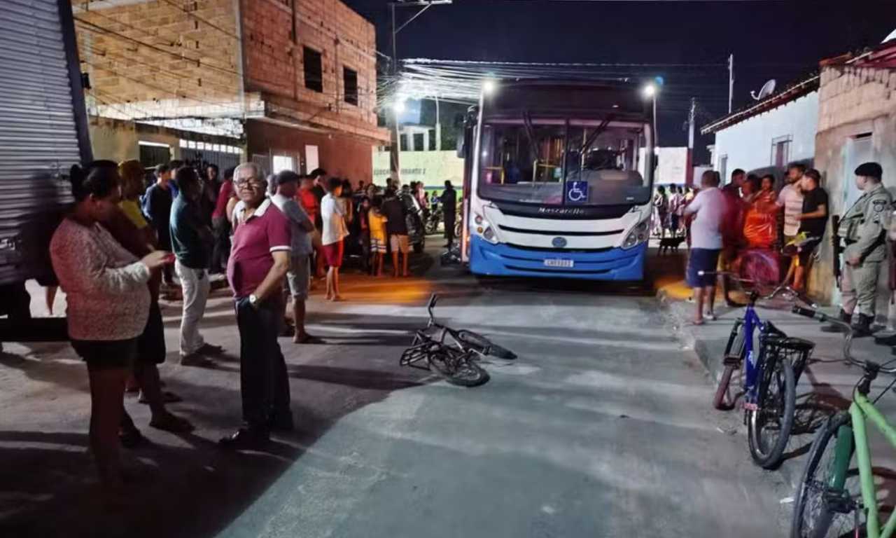 Estudante de 13 anos morre atropelado por ônibus escolar na Bahia.Foto: redes sociais
