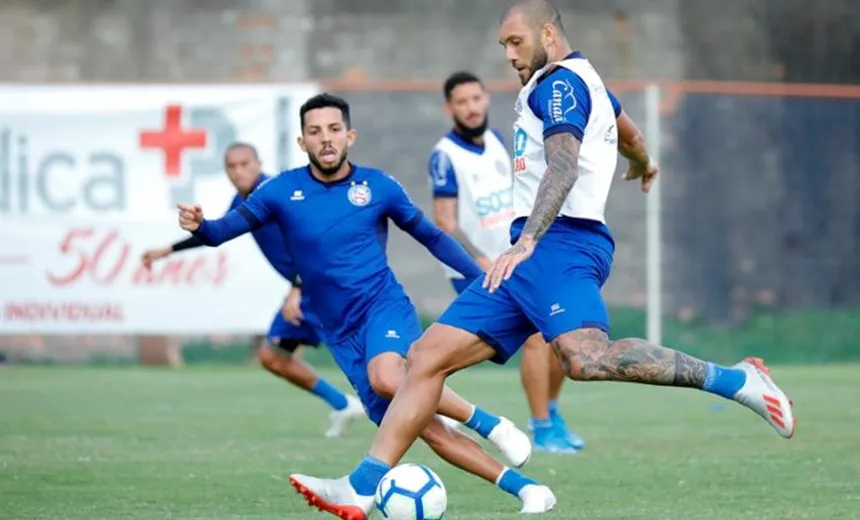 VÍDEO: De olho no G-6, Bahia encara Vasco; acompanhe chegada do Tricolor a São Januário