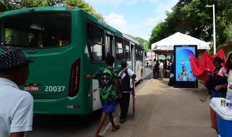 Pela segunda vez na semana, ônibus têm circulação suspensa em Pernambués