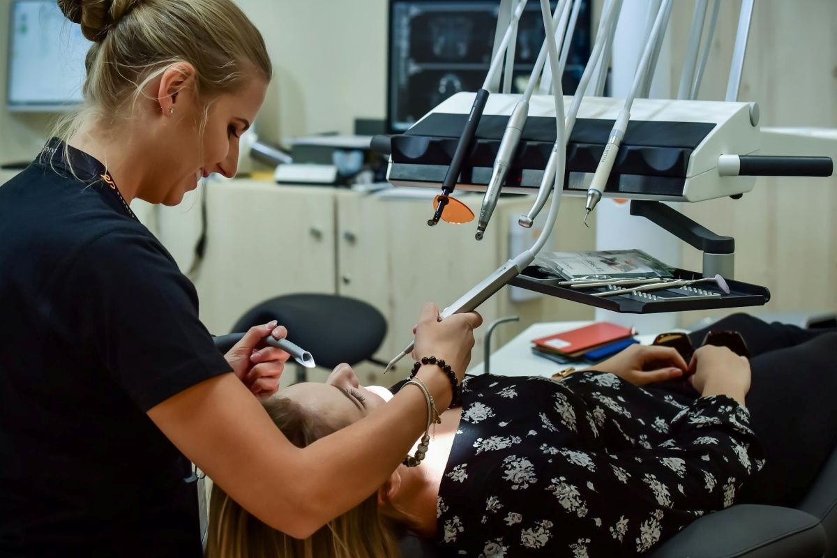 Clínica-Escola de Odontologia da Estácio oferece tratamento dentário supervisionado por especialistas. Foto: Ilustrativa/Freepik