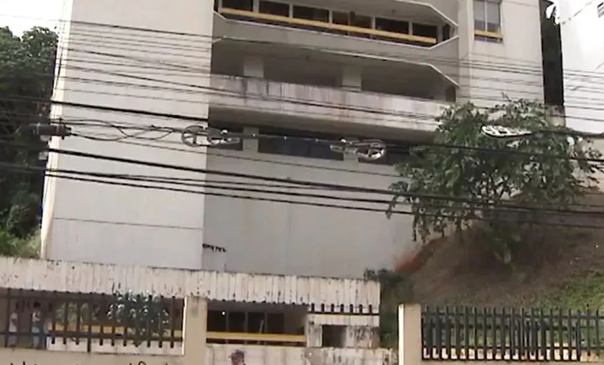 Idosa morre após cair em poço de elevador em prédio, na Av.Garibaldi 