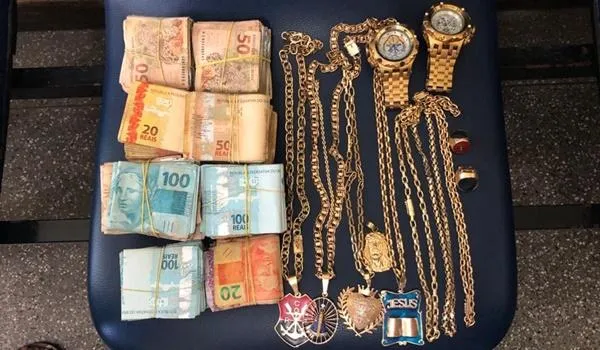 Foragido, homem apontado como líder de facção no Complexo da Maré é preso em Salvador