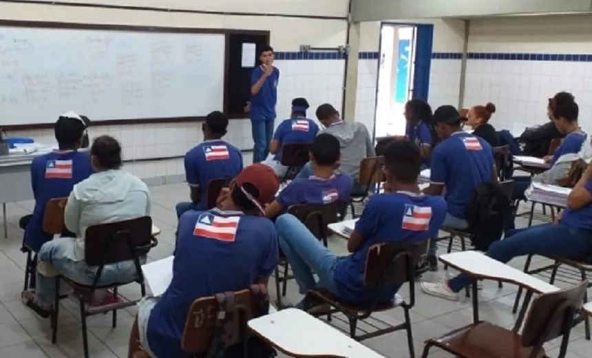 Estudantes da rede estadual com bom desempenho vão receber bolsa de R$ 200 para monitoria