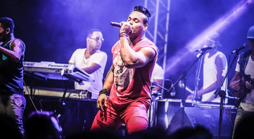 ?Mistura de emoções e sensações?, diz Tony Salles sobre gravação do novo CD do Parangolé; Veja vídeos