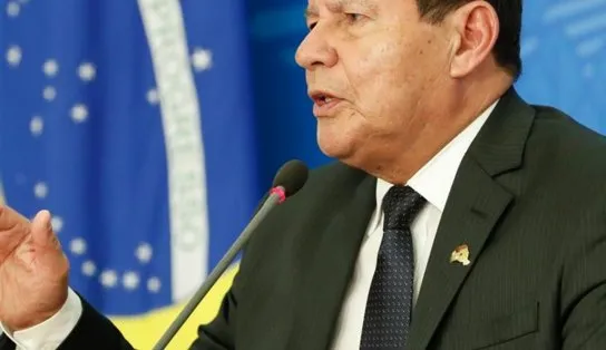 'Escanteado', Hamilton Mourão afirma que não sabe o que se discute no Planalto: "É chato deixar o vice fora de reuniões com ministros"