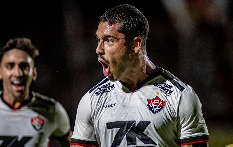 Zagueiro Lucas Halter comemora gol do Vitória contra o Atlético de Alagoinhas pelo Baianão. Foto: Victor Ferreira | ECV
