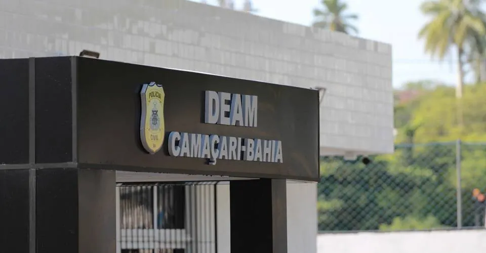 Suspeito de estuprar enteada de 16 anos é preso em Camaçari; mãe da vítima denunciou o crime