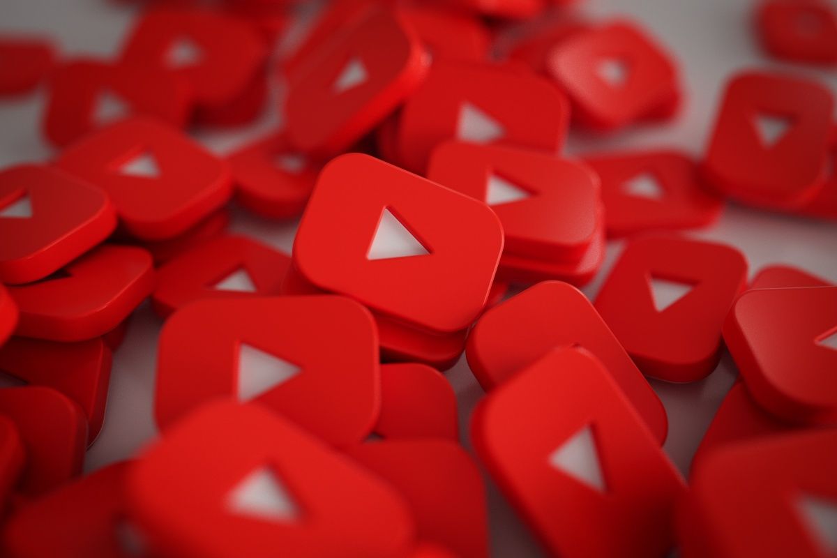 O Youtube anunciou o reajuste no valor das assinaturas para a plataforma j&aacute; a partir desta sexta-feira (10) e afeta as modalidades Individual e Familiar. Foto: Freepik