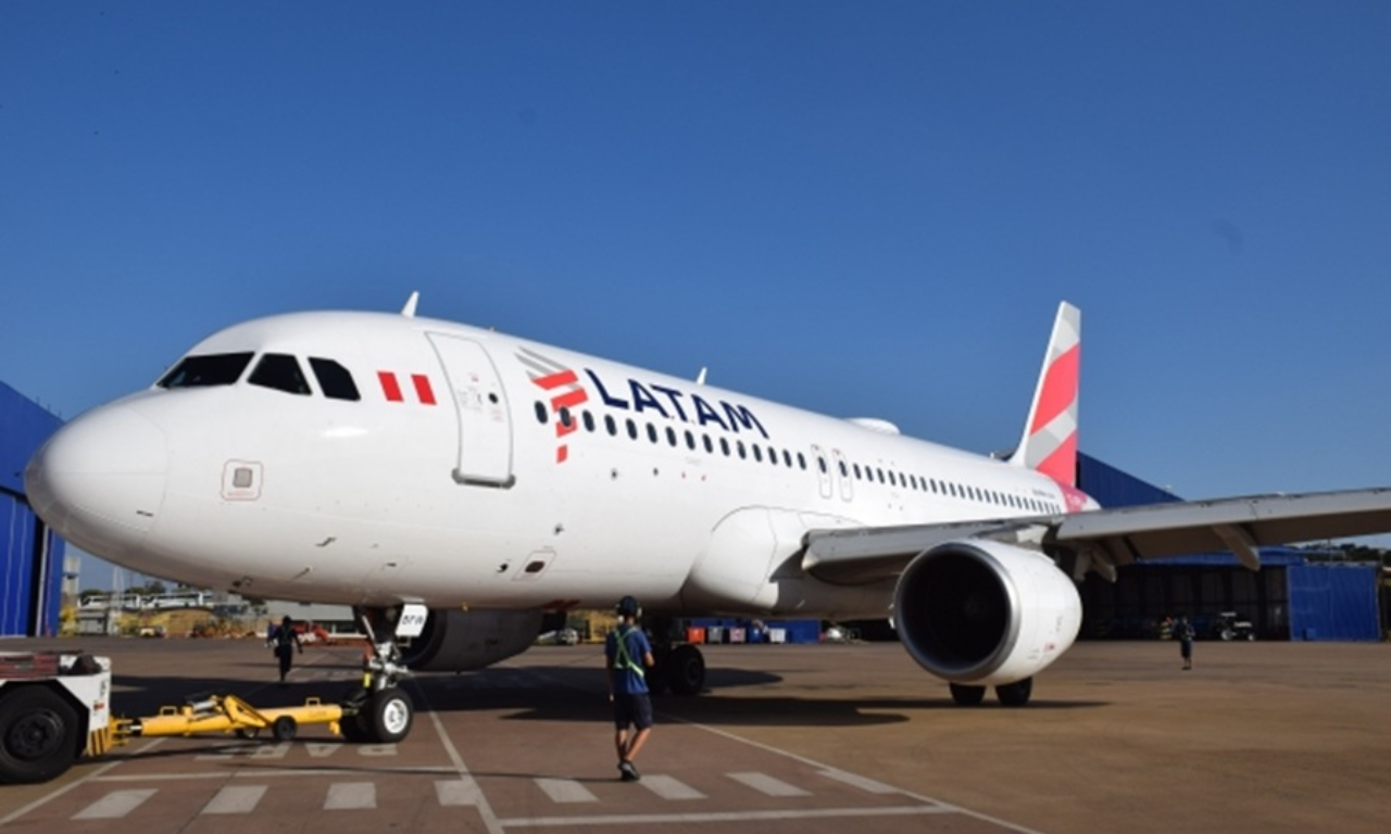 Idosa morre ao cair de escada de avião durante desembarque em São Paulo. Foto: Reprodução