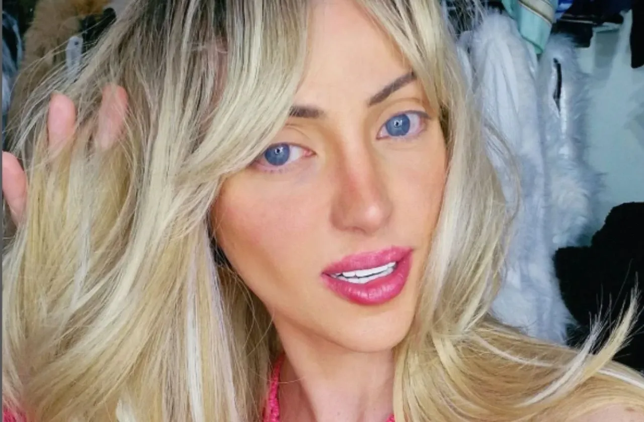 Bárbara Jankavski Marquez, De 31 Anos, Conhecida Nas Redes Sociais Como “barbie Humana” Redes Sociais Reprodução