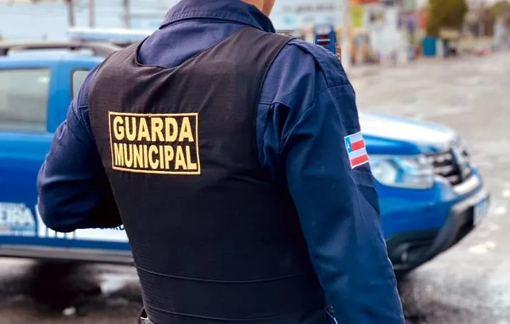 Criança de 11 anos leva arma de fogo para escola em Feira de Santana; Polícia investiga