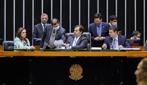 Rodrigo Maia propõe auxílio de R$ 500 a trabalhadores informais durante crise provocada pelo coronavírus