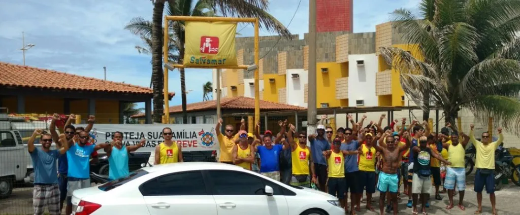 ‘OLHA A ONDA!’: Salva-vidas de Salvador entram em greve por falta de acordo com a prefeitura