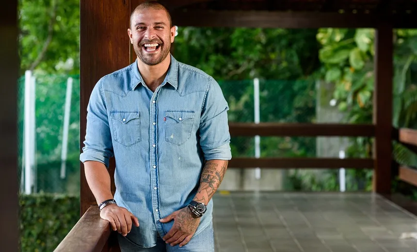 Diogo Nogueira desembarca em Salvador para show da turnê "Tá faltando o quê" no TCA