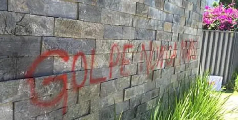 ATAQUE À GLOBO: Emissora de TV é alvo de protestos em favor do PT, em Salvador