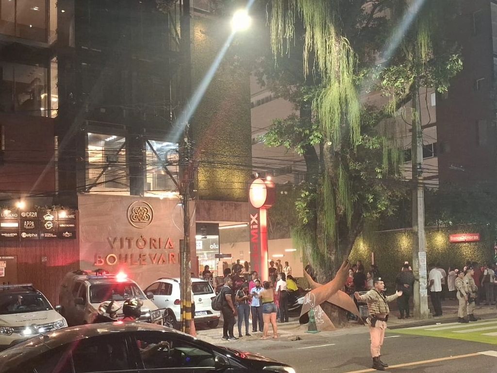 Até o momento não há informações sobre o que causou o incêndio no shopping. Foto: Reprodução/Portal do Casé