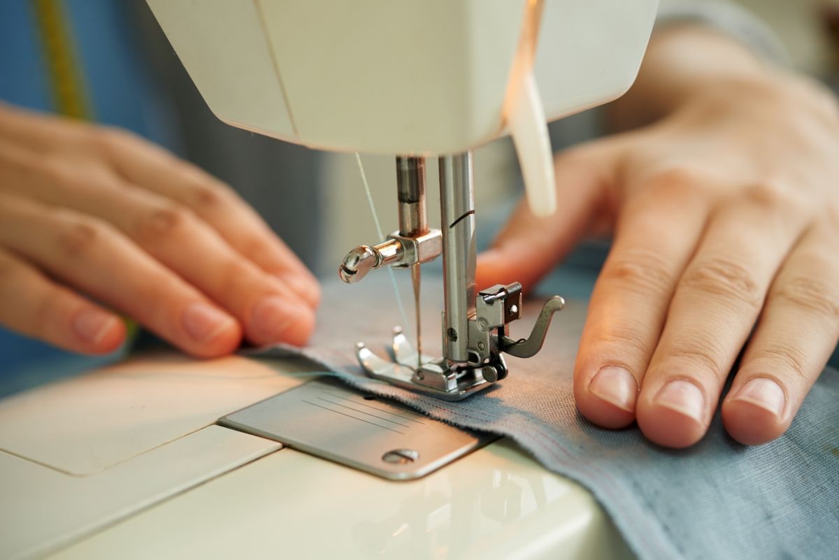 Dentre as vagas de emprego ofertadas estão: costureira, auxiliar de limpeza pesada, telemarketing, copeiro e mecânico. Foto: Ilustrativa/Freepik