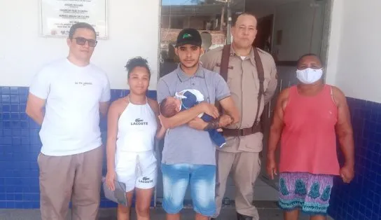 Policiais Militares salvam a vida de bebê em Salvador; veja a história