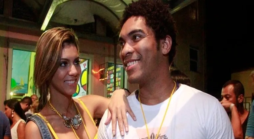 Denny faz snapchat ao lado de ex e levanta suspeita de reconciliação