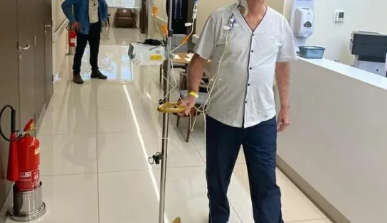 Após quatro dias internado, Bolsonaro recebe alta médica e deixa hospital em São Paulo