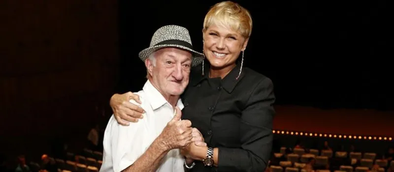 ?VAI COM DEUS?: Xuxa e Luciano Huck prestam homenagem a Russo em rede social; Veja
