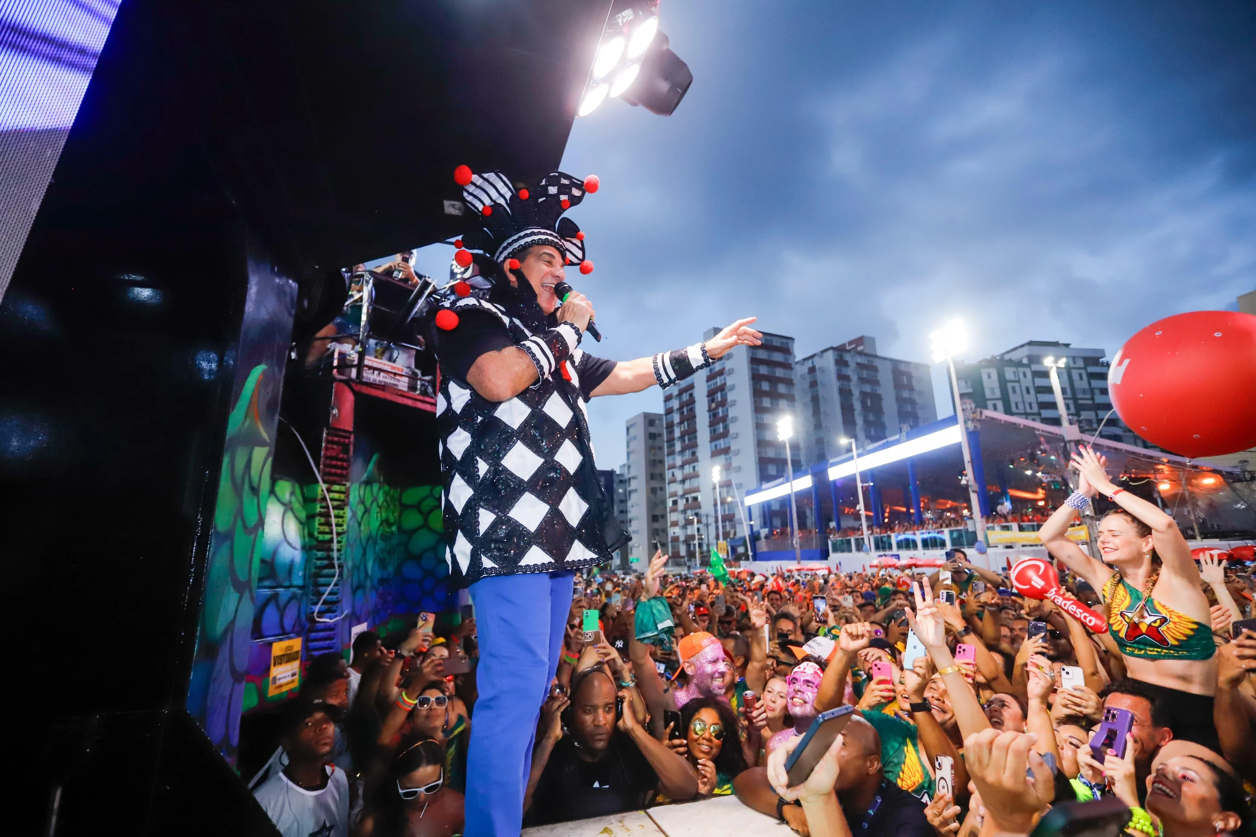 Durval Lelys no Carnaval de Salvador: blocos, trios e história na festa