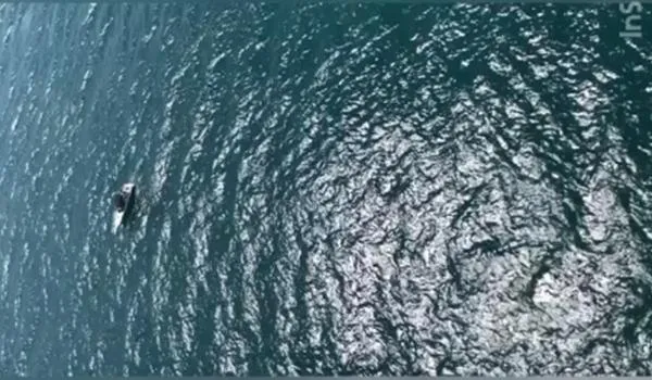 Após princípio de incêndio, lancha fica à deriva no mar em Salvador; resgate contou com apoio de helicóptero