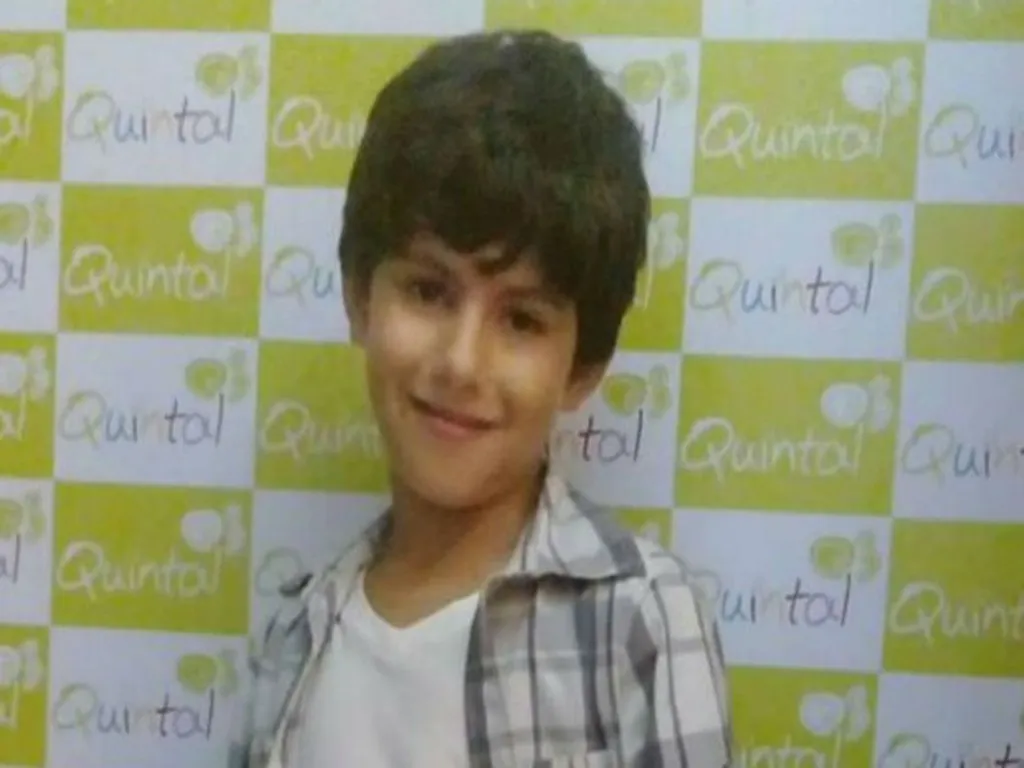 TEIXEIRA DE FREITAS: Comoção e tristeza marcam velório e sepultamento do menino morto a pauladas