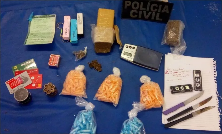 ABRANTES: Durante ação, equipes da 26ª DT encontram drogas e armas com traficante