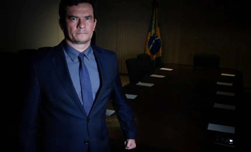 Moro desafia: ?Se quiserem publicar tudo, publiquem. Não tem problema?