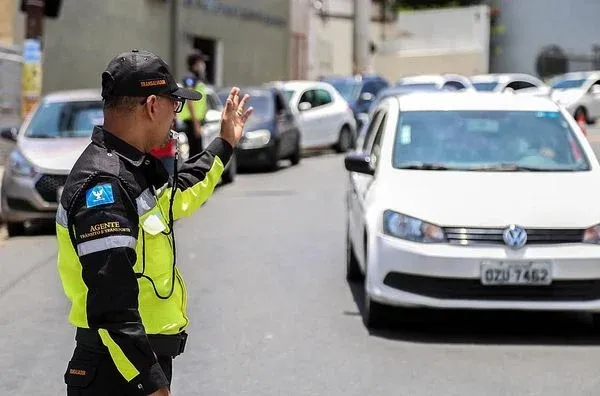 Transalvador Ordenando Tr&acirc;nsito Em Salvador