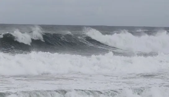 Marinha do Brasil alerta para ondas de 2,5 metros chegando a Salvador