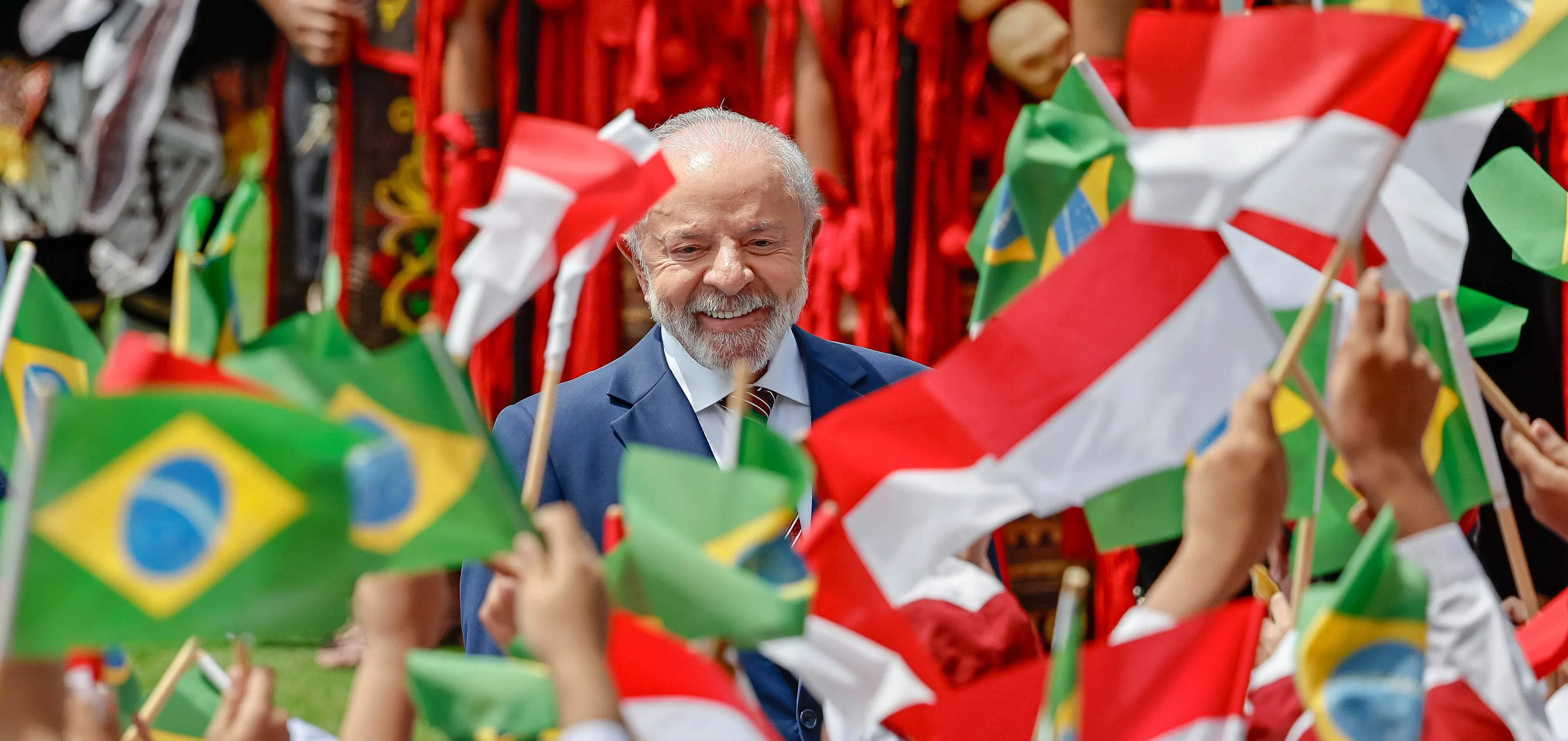 Lula anuncia que será candidato a quarto mandato em 2026