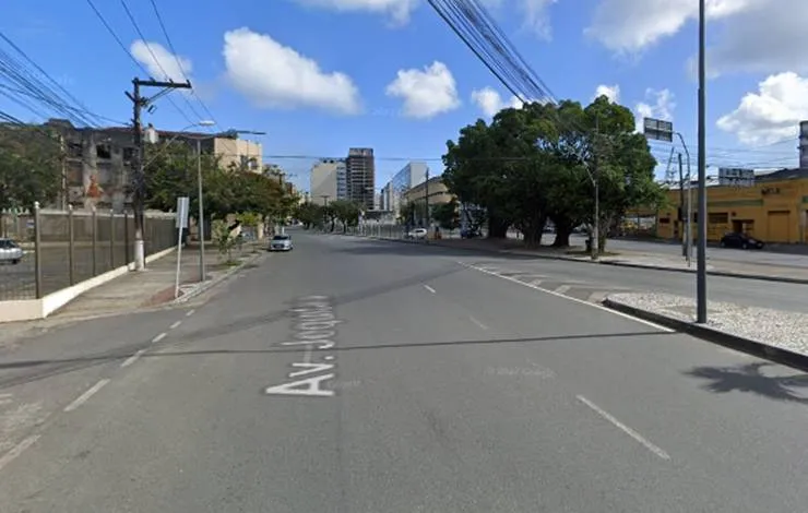 Policial militar é atropelado por ônibus em Salvador