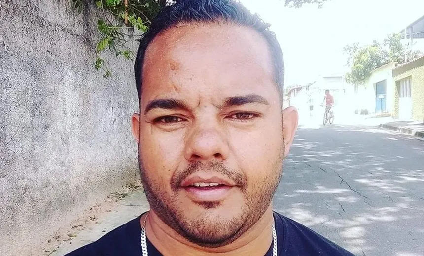 Segurança chora ao lembrar  cusparada na face e injuria racial sofridas durante discussão com torcedor no Mineirão