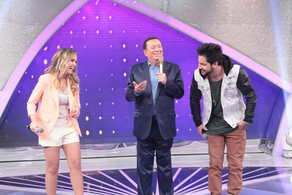 Raul Gil recebe Thaeme & Thiago, Calcinha Preta e humoristas neste sábado (12)
