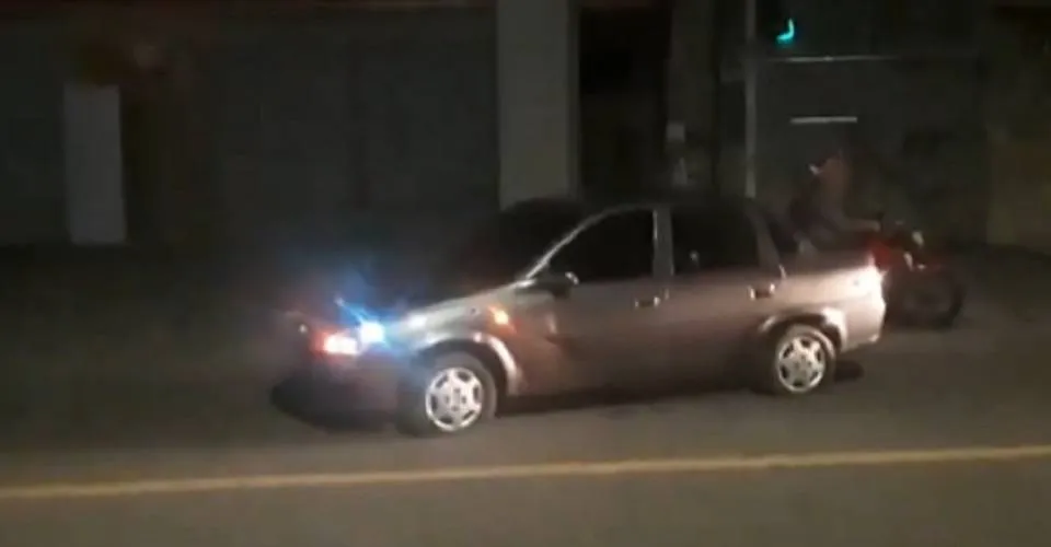 Ataque a tiros: dentro de carro, homem é baleado no bairro de Campinas de Pirajá